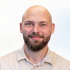 Timo Tietjen - Logistics Coordinator
Günther Janẞen